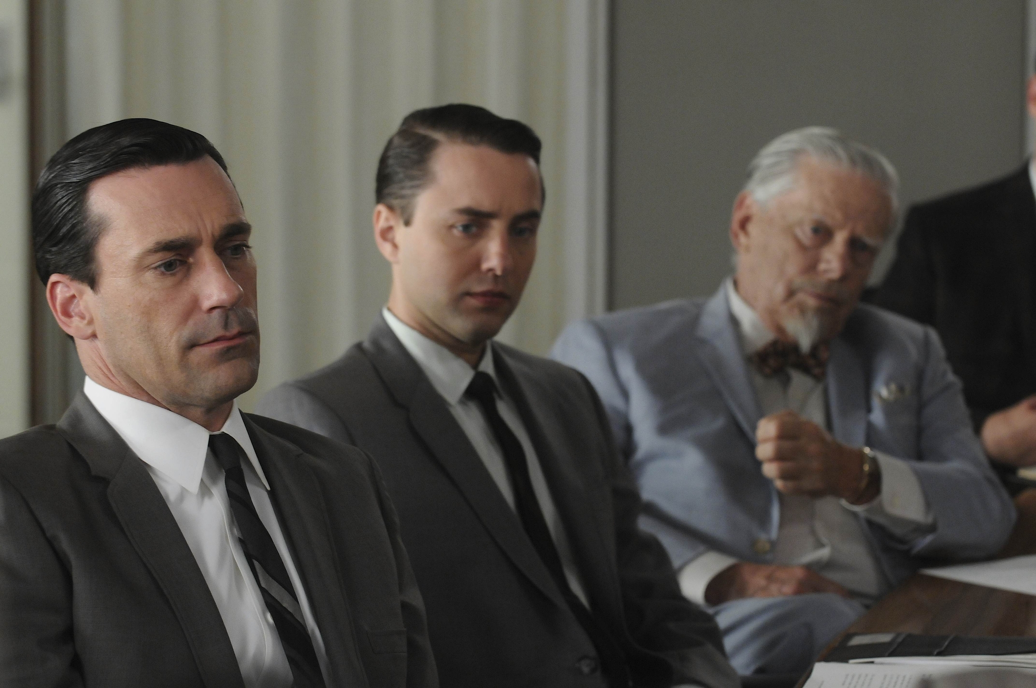 Still of Jon Hamm, Vincent Kartheiser and Robert Morse in MAD MEN. Reklamos vilkai (2007)