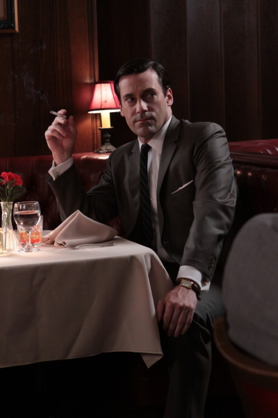 Still of Jon Hamm in MAD MEN. Reklamos vilkai (2007)