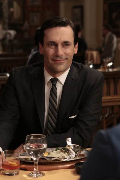 Still of Jon Hamm in MAD MEN. Reklamos vilkai (2007)