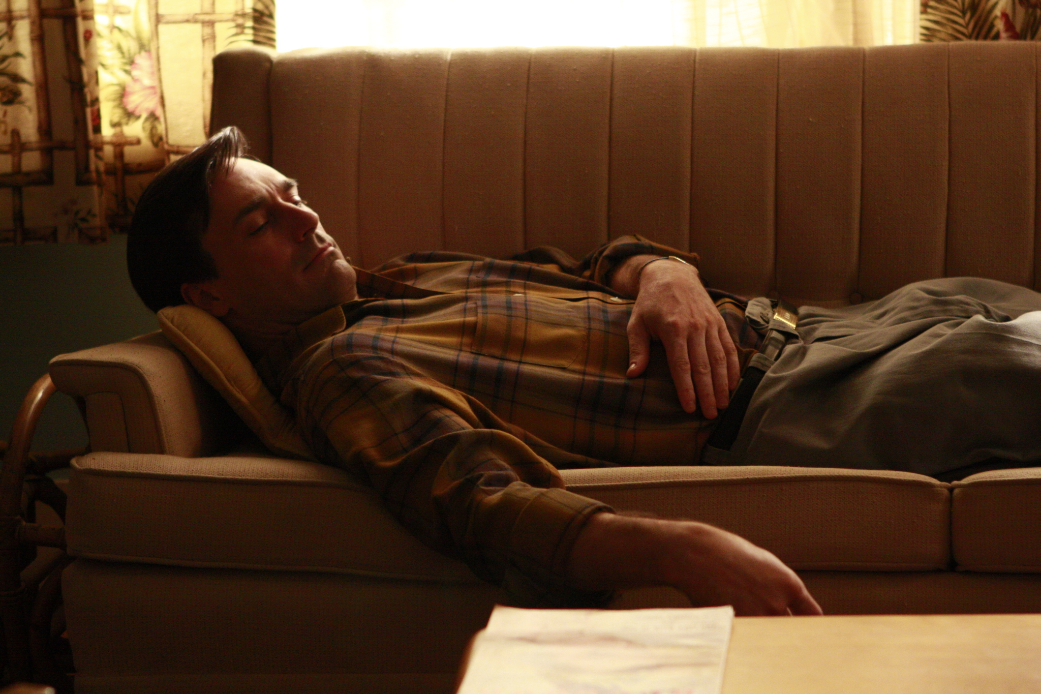 Still of Jon Hamm in MAD MEN. Reklamos vilkai (2007)