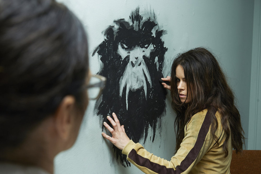 Still of Emily Hampshire in 12 Monkeys (2015)