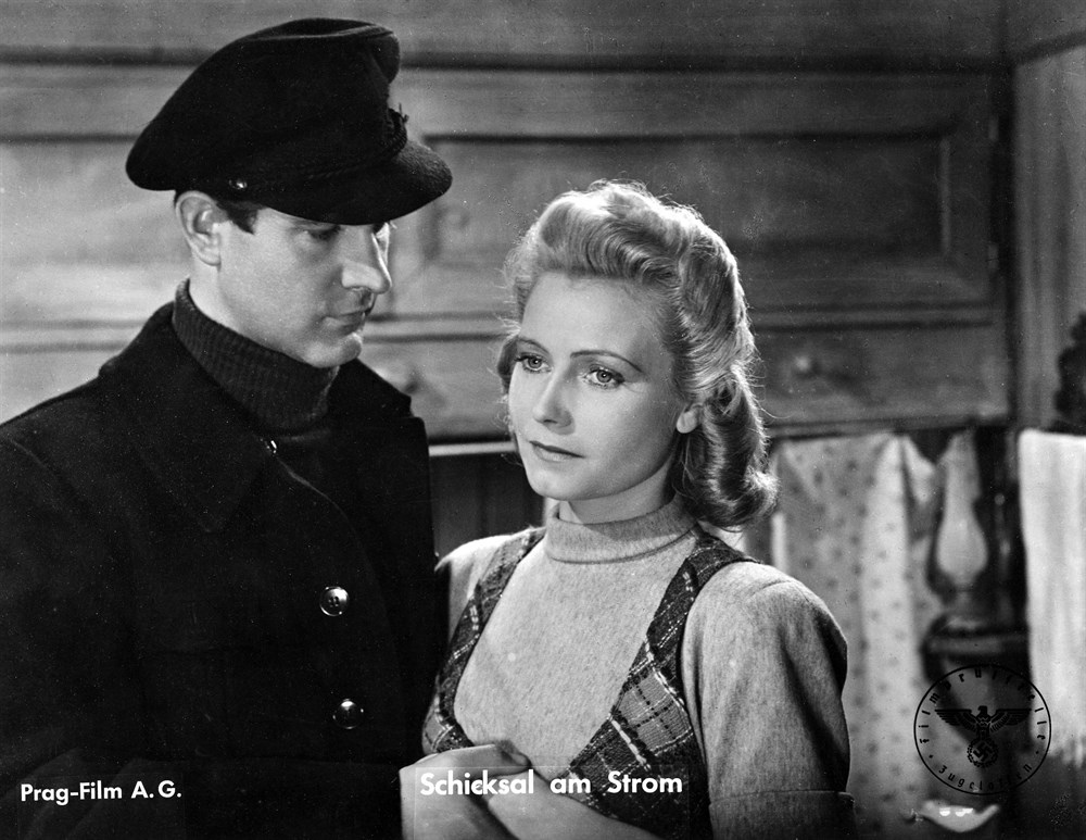 Still of Karin Hardt and Ernst von Klipstein in Schicksal am Strom (1944)