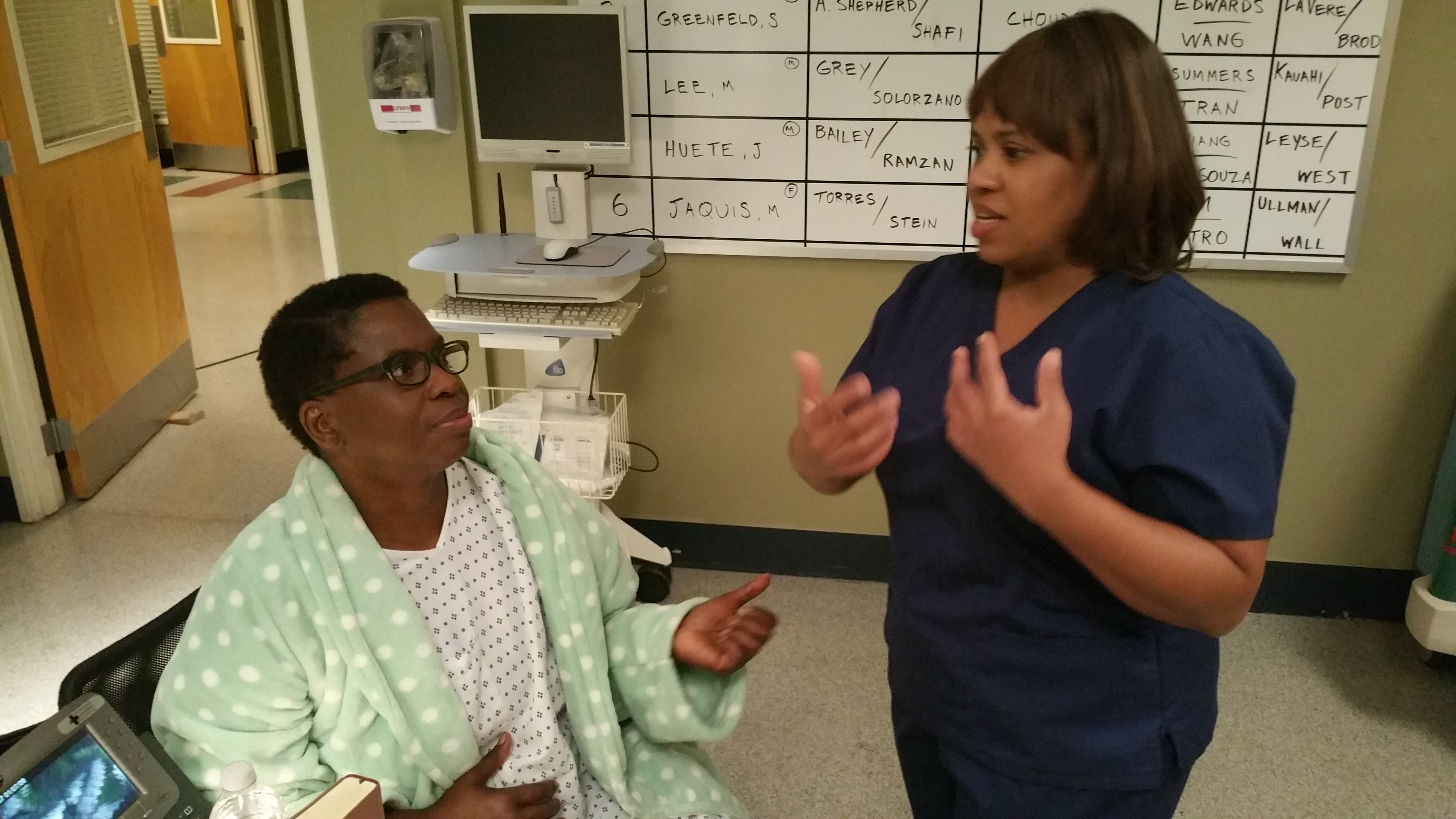 Still of Cheryl Francis Harrington and Chandra Wilson in Grey's Anatomy The Bed's Too Big Without You (Feb.5,2015)