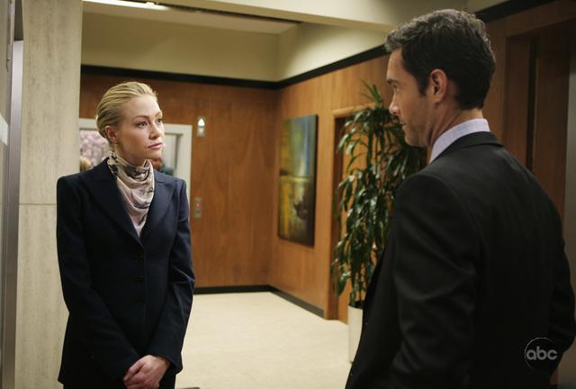 Still of Portia de Rossi and Jay Harrington in Better Off Ted (2009)