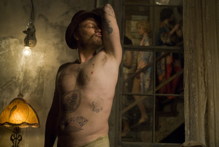 Still of Jared Harris in Keista Bendzamino Batono istorija (2008)