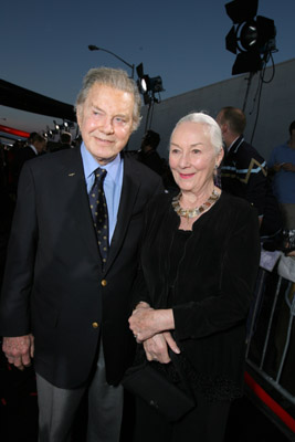 Rosemary Harris and Cliff Robertson at event of Zmogus voras 3 (2007)