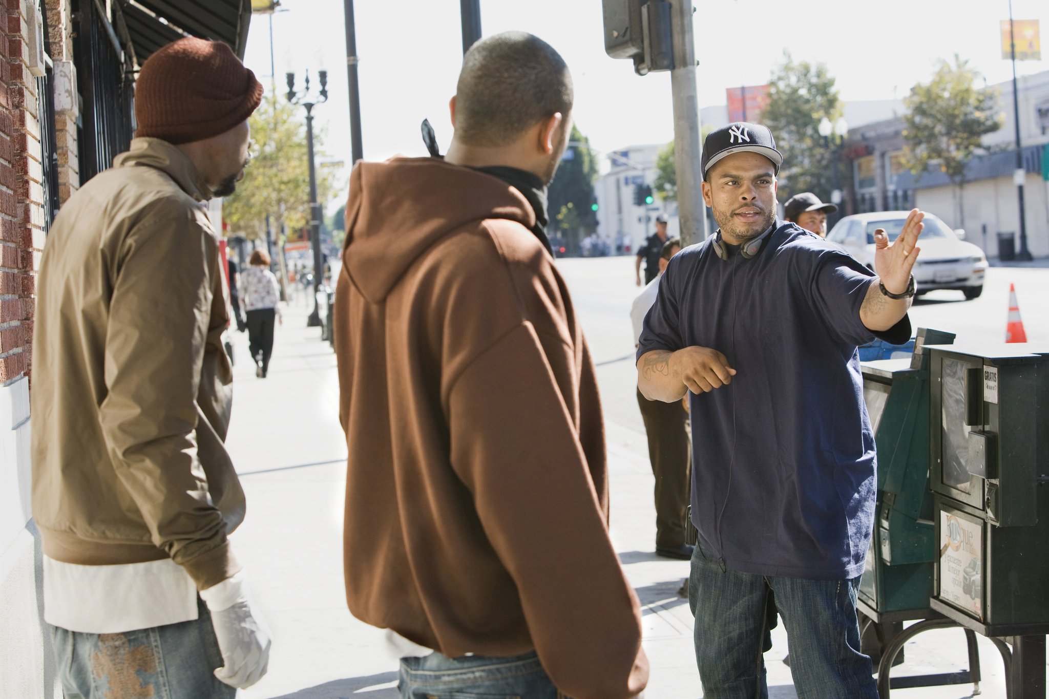 Still of Mike Epps, Wood Harris and Benny Boom in Next Day Air (2009)