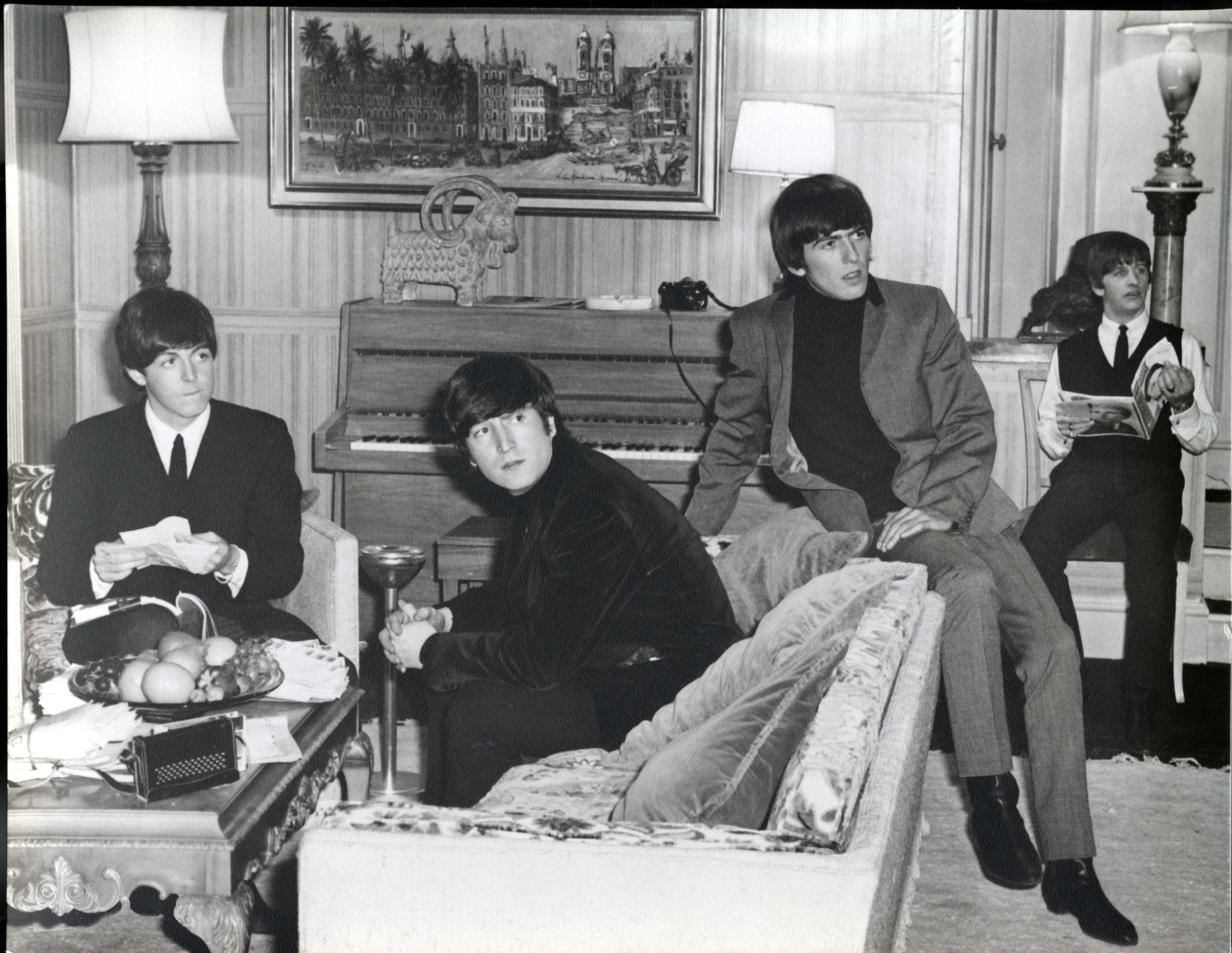 Still of Paul McCartney, John Lennon, George Harrison and Ringo Starr in A Hard Day's Night (1964)