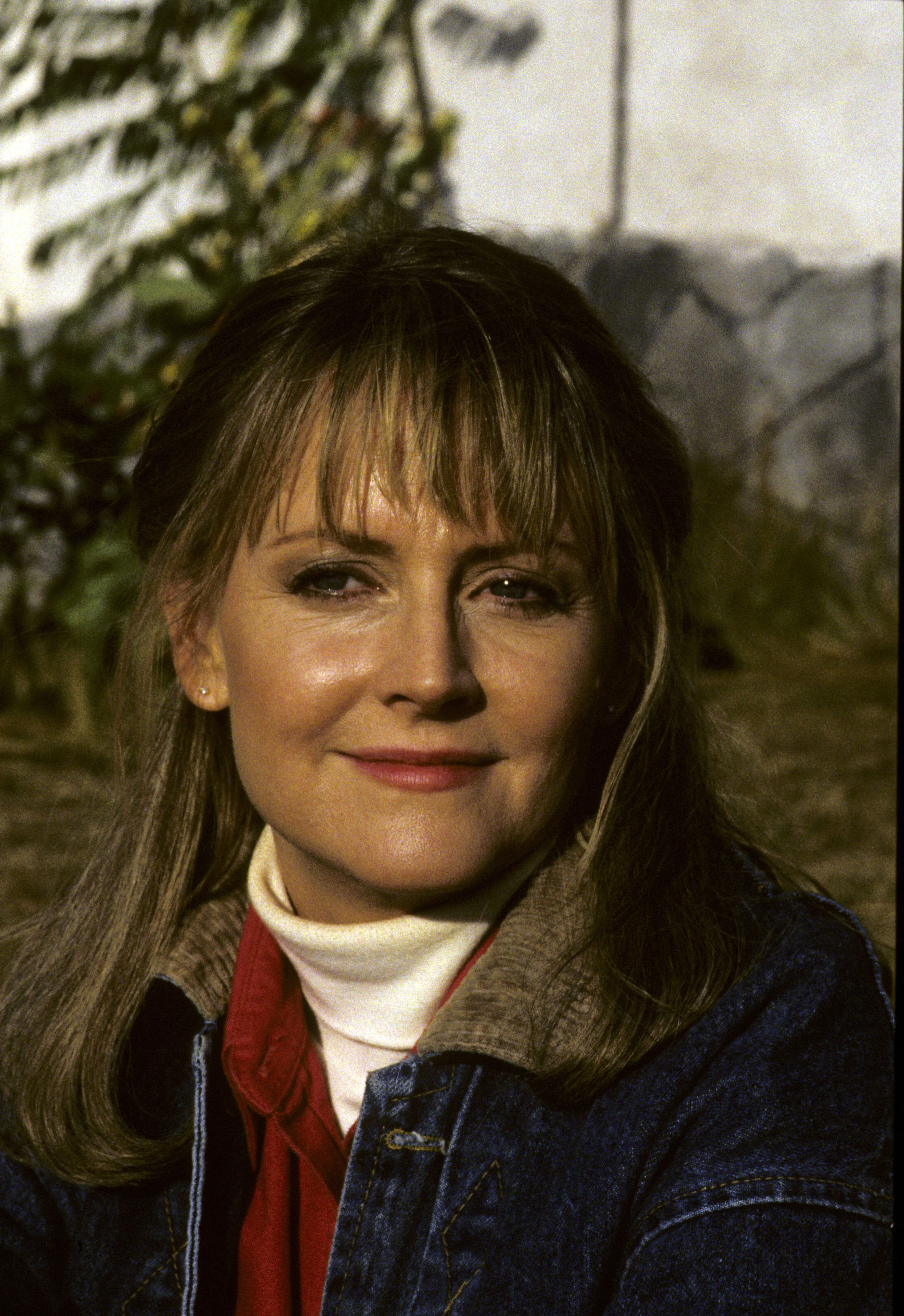 Still of Cecilia Hart in MacGyver (1985)