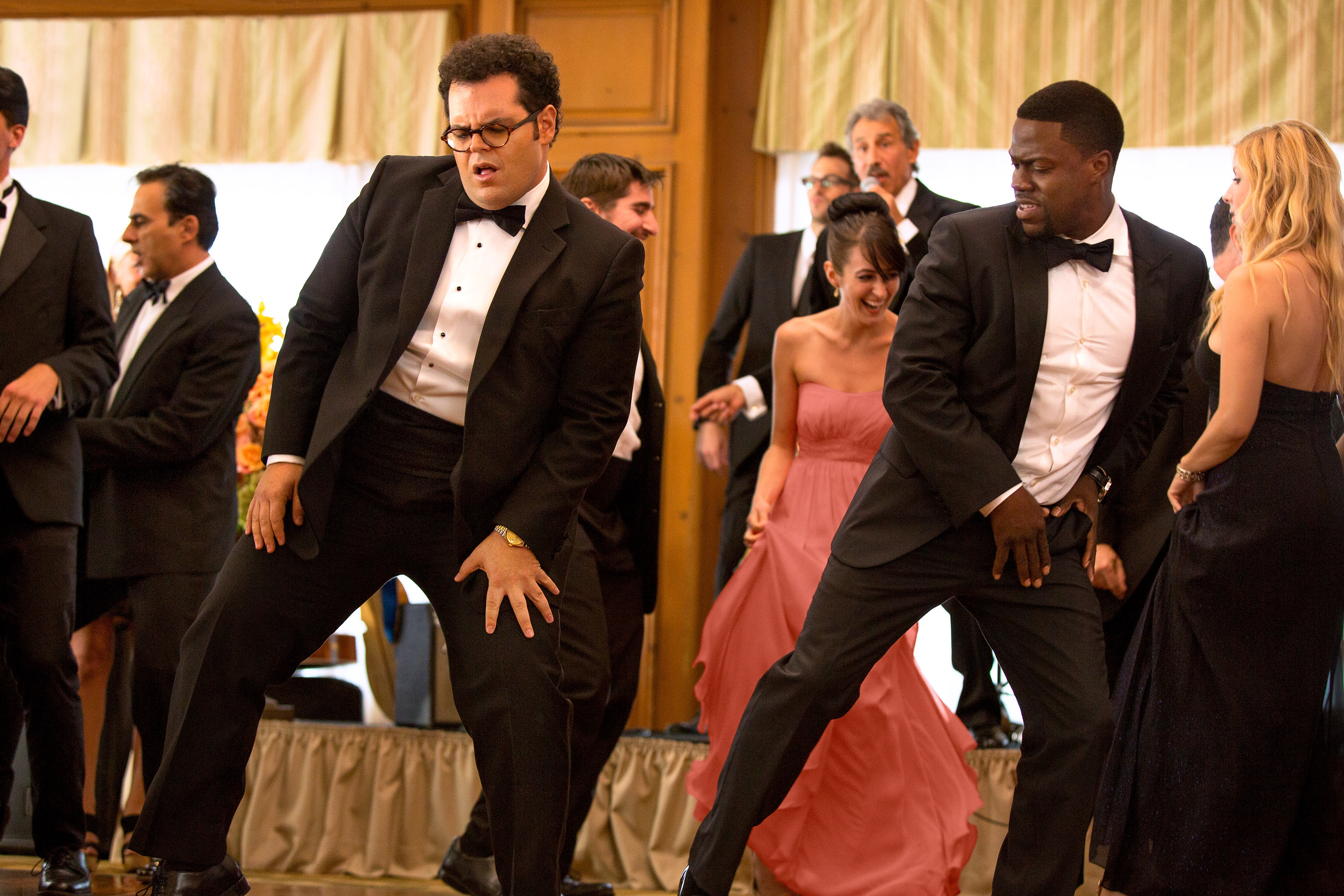 Still of Kevin Hart and Josh Gad in Pabroliu nuoma (2015)