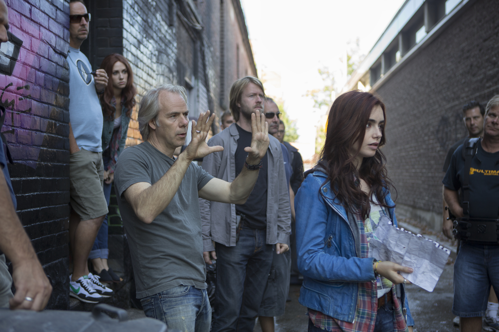 Geir Hartly Andreassen, Harald Zwart and Lily Collins in Mirties irankiai: Kaulu miestas (2013)