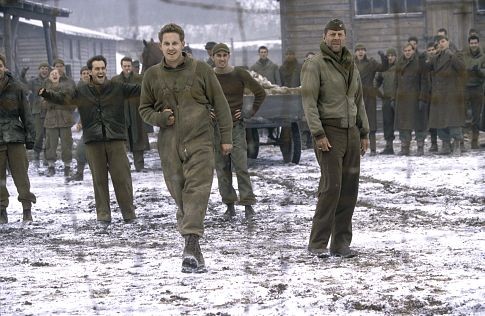 Still of Bruce Willis and Cole Hauser in Hart's War (2002)