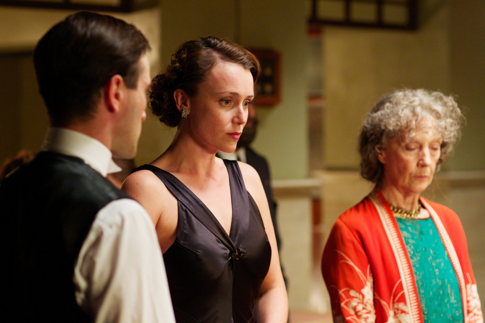 Still of Keeley Hawes and Ed Stoppard in Upstairs Downstairs (2010)