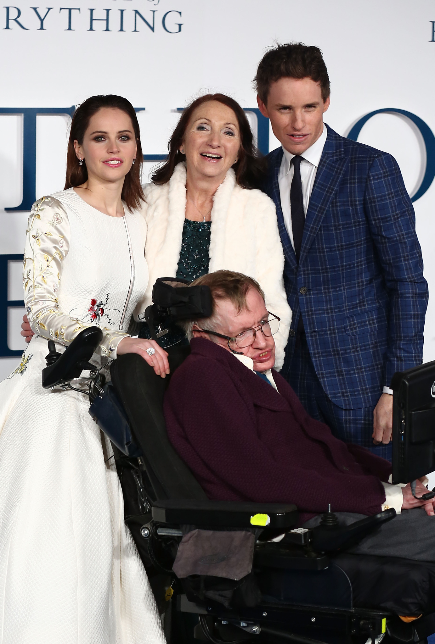 Stephen Hawking, Felicity Jones, Eddie Redmayne and Jane Hawking at event of Visko teorija (2014)