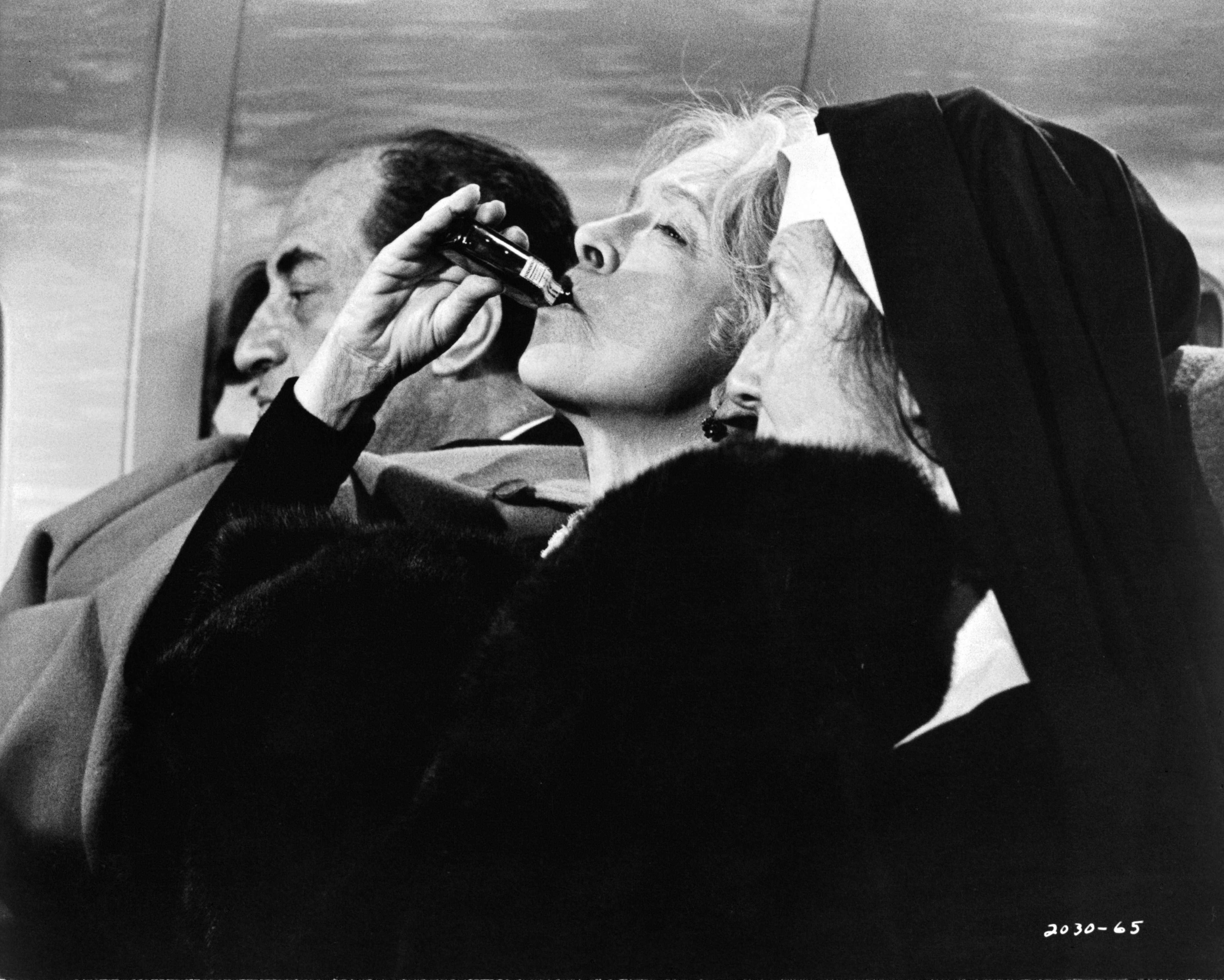 Still of Helen Hayes in Airport (1970)