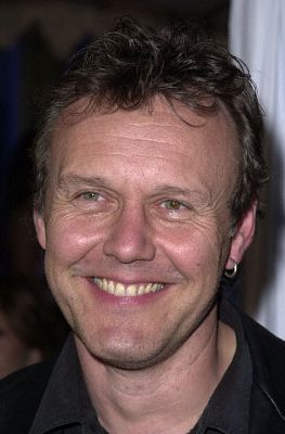 Anthony Head at event of Josie and the Pussycats (2001)