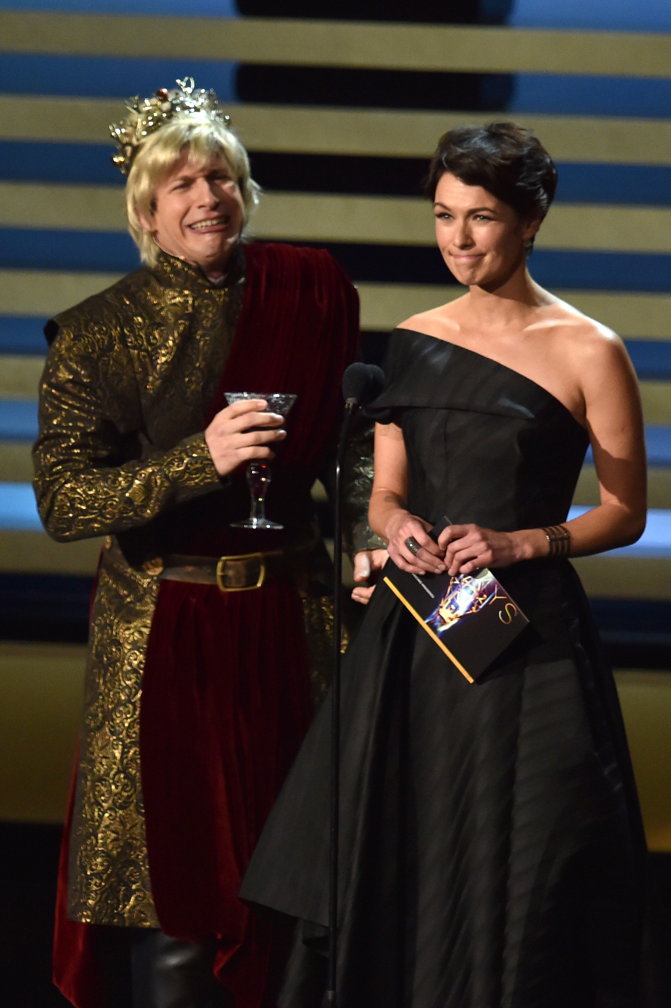 Lena Headey and Andy Samberg at event of The 66th Primetime Emmy Awards (2014)