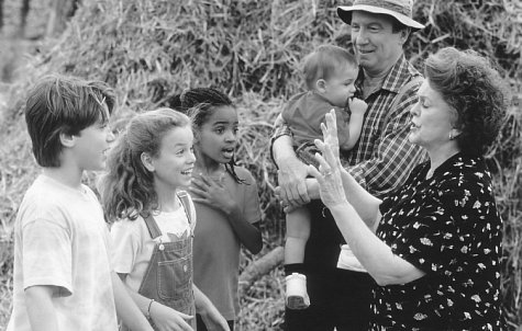 Still of Shirley Douglas, George Hearn, Trevor Morgan, Kyla Pratt and Diana Rice in Barney's Great Adventure (1998)