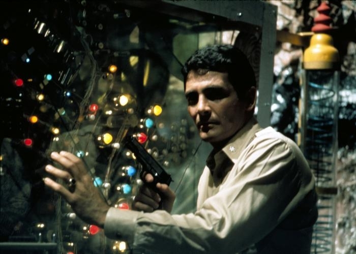 Still of David Hedison in Voyage to the Bottom of the Sea (1964)