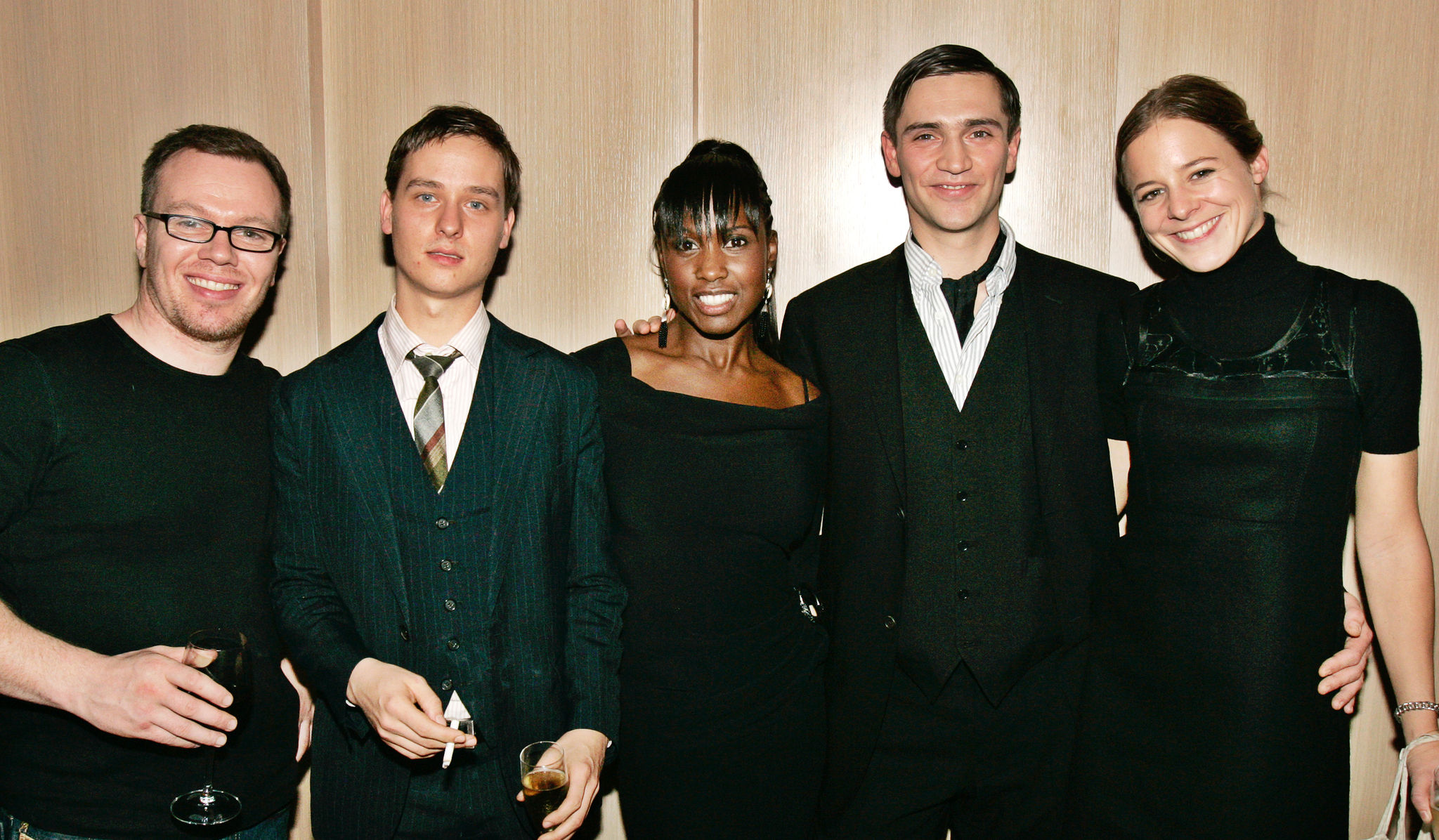 Still of Michelle Gayle, Ricci Harnett, Bernadette Heerwagen, Tom Schilling and Reg Traviss in Joy Division (2006)