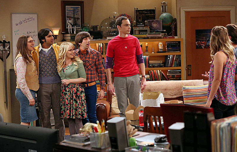 Still of Mayim Bialik, Kaley Cuoco, Johnny Galecki, Simon Helberg, Jim Parsons, Melissa Rauch and Kunal Nayyar in Didziojo sprogimo teorija (2007)