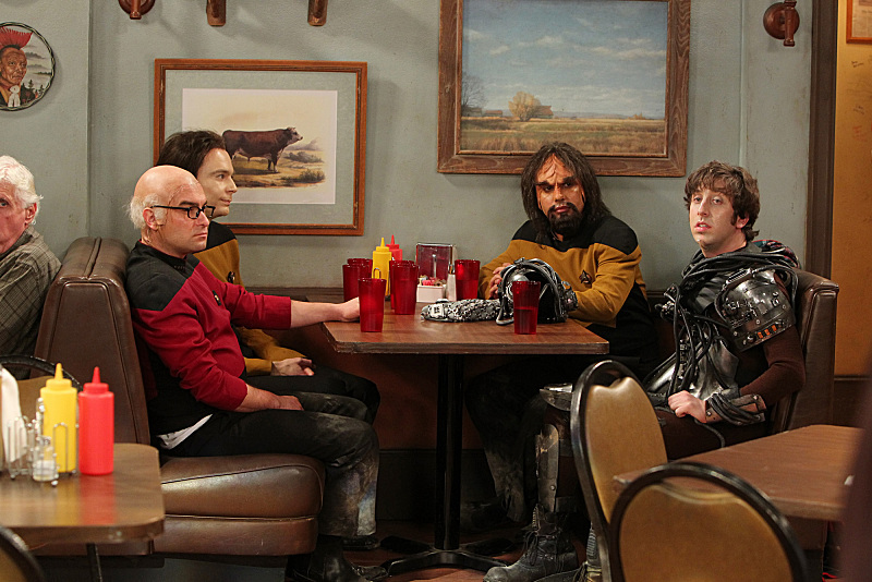 Still of Johnny Galecki, Simon Helberg, Jim Parsons and Kunal Nayyar in Didziojo sprogimo teorija (2007)