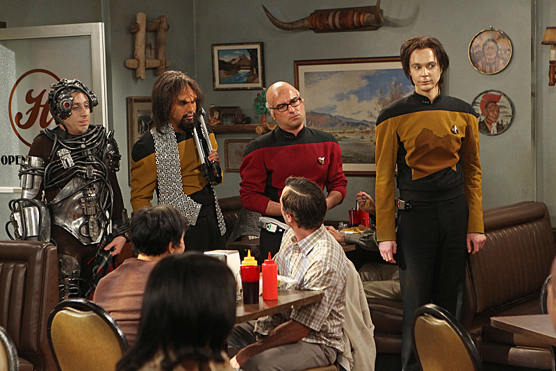 Still of Johnny Galecki, Simon Helberg, Jim Parsons and Kunal Nayyar in Didziojo sprogimo teorija (2007)