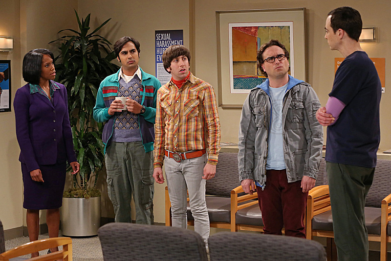 Still of Regina King, Johnny Galecki, Simon Helberg, Jim Parsons and Kunal Nayyar in Didziojo sprogimo teorija (2007)