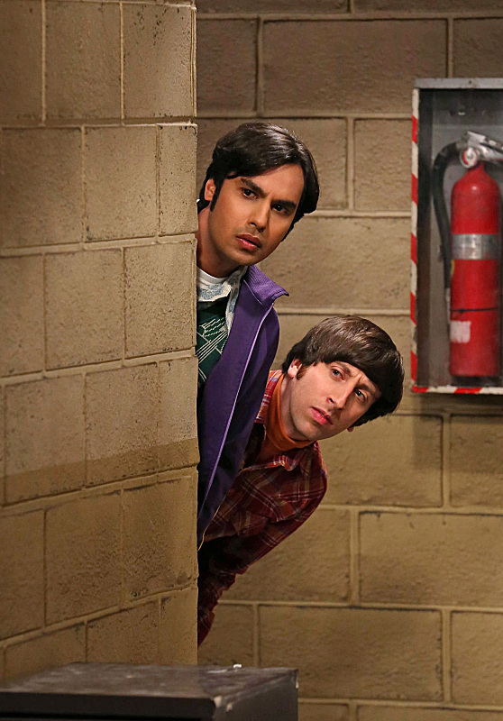 Still of Simon Helberg and Kunal Nayyar in Didziojo sprogimo teorija (2007)