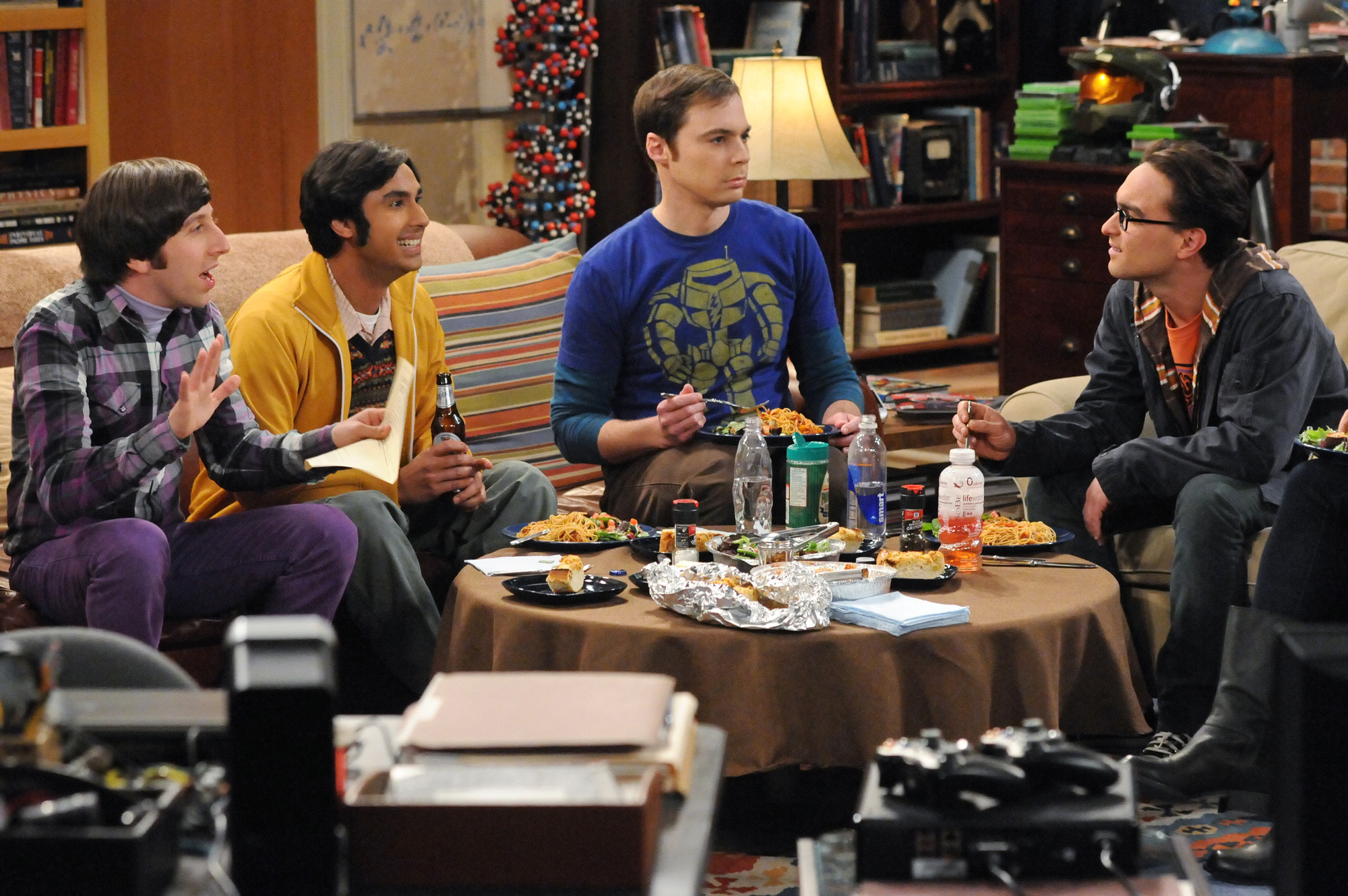 Still of Johnny Galecki, Simon Helberg, Jim Parsons and Kunal Nayyar in Didziojo sprogimo teorija (2007)