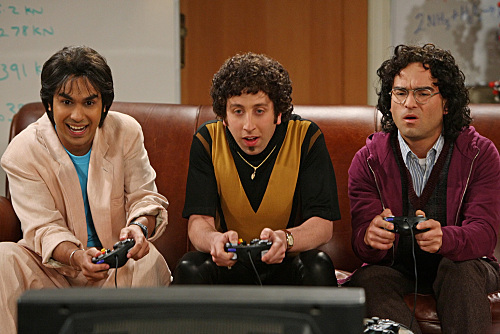 Still of Johnny Galecki, Simon Helberg and Kunal Nayyar in Didziojo sprogimo teorija (2007)