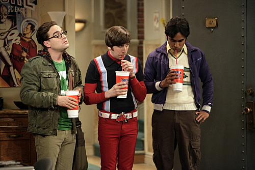 Still of Johnny Galecki, Simon Helberg and Kunal Nayyar in Didziojo sprogimo teorija (2007)