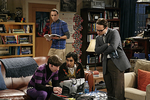 Still of Johnny Galecki, Simon Helberg, Jim Parsons and Kunal Nayyar in Didziojo sprogimo teorija (2007)