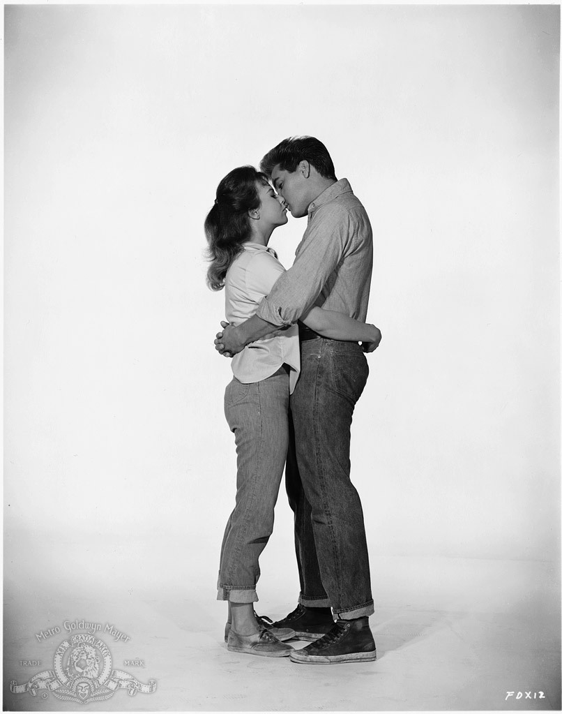 Still of Elvis Presley and Anne Helm in Follow That Dream (1962)