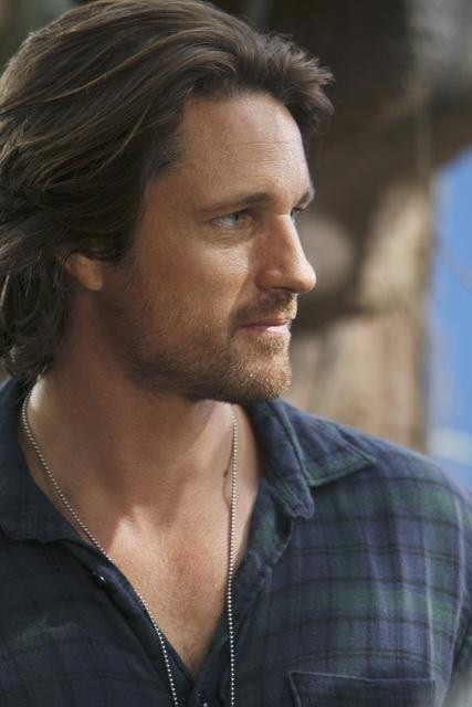 Still of Martin Henderson in Off the Map (2011)