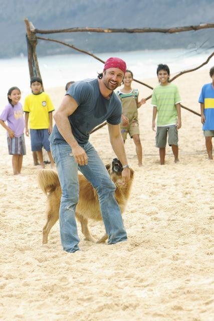 Still of Martin Henderson in Off the Map (2011)