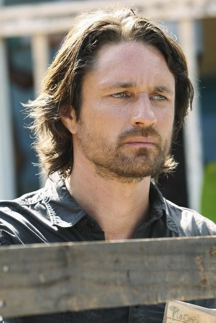 Still of Martin Henderson in Off the Map (2011)