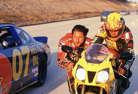 Still of Martin Henderson and Jay Hernandez in Torque (2004)