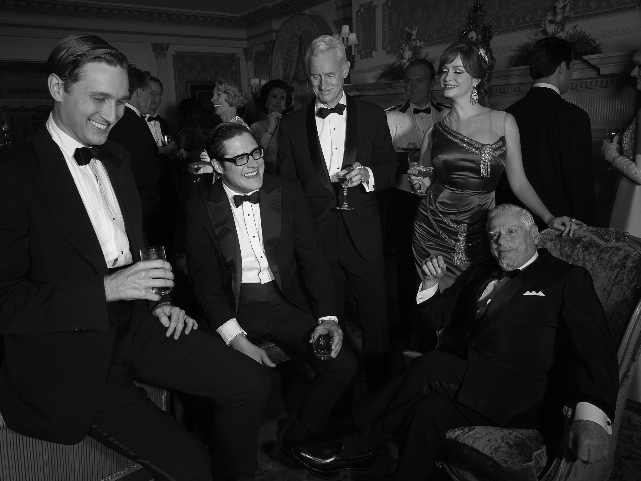 Still of Christina Hendricks, Robert Morse, John Slattery, Rich Sommer and Aaron Staton in MAD MEN. Reklamos vilkai (2007)