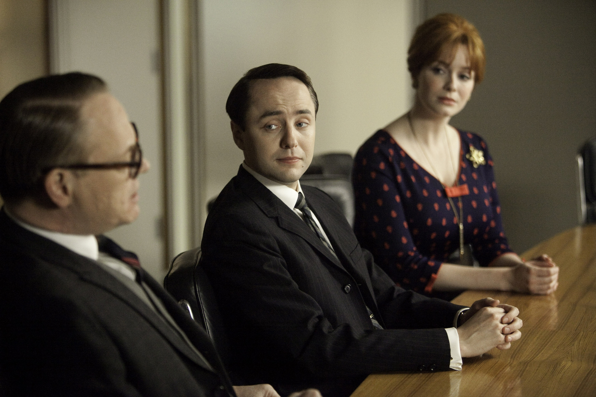 Jared Harris, Christina Hendricks and Vincent Kartheiser in MAD MEN. Reklamos vilkai (2007)