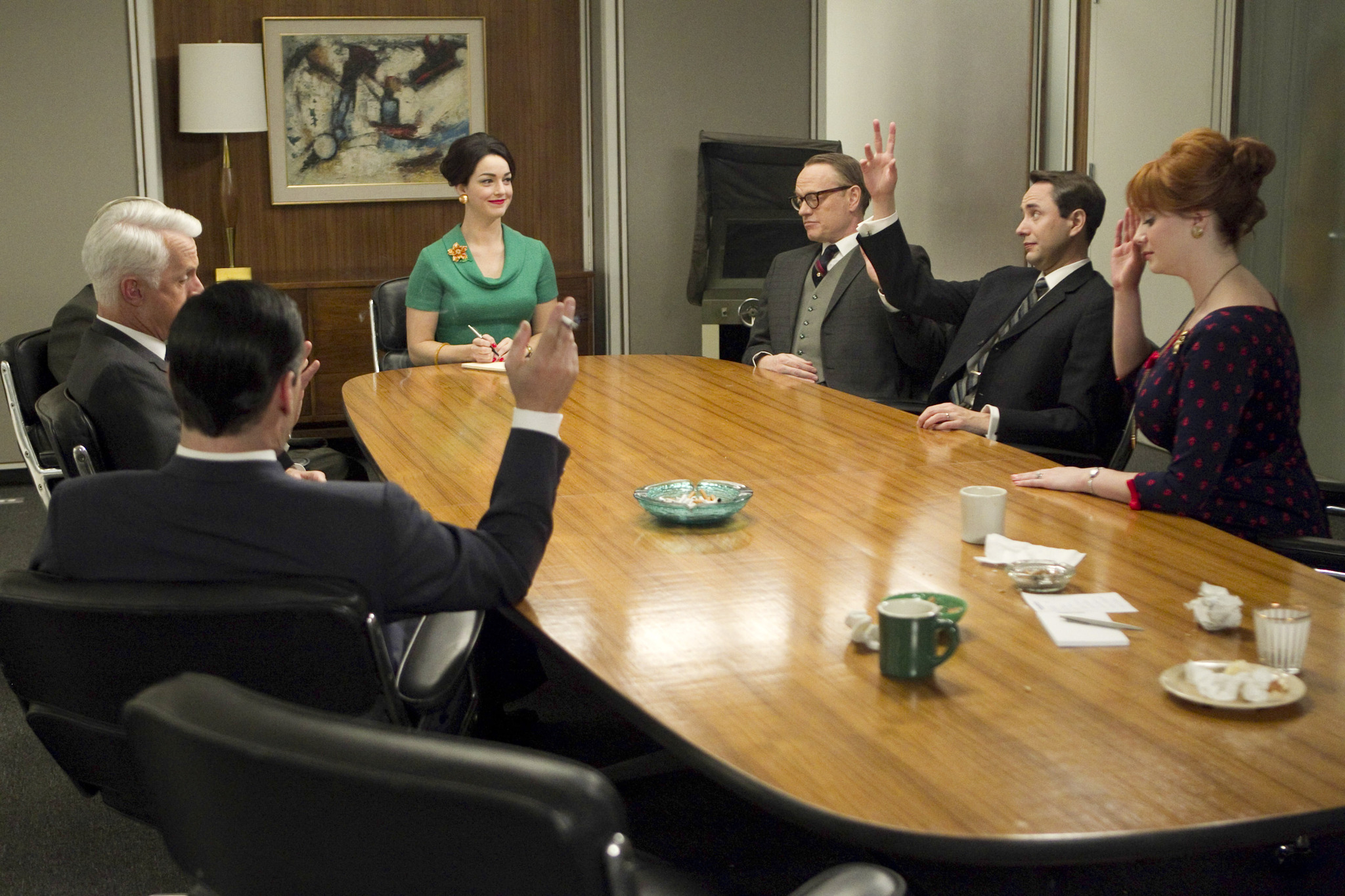 Christina Hendricks, Vincent Kartheiser, John Slattery and Sadie Alexandru in MAD MEN. Reklamos vilkai (2007)