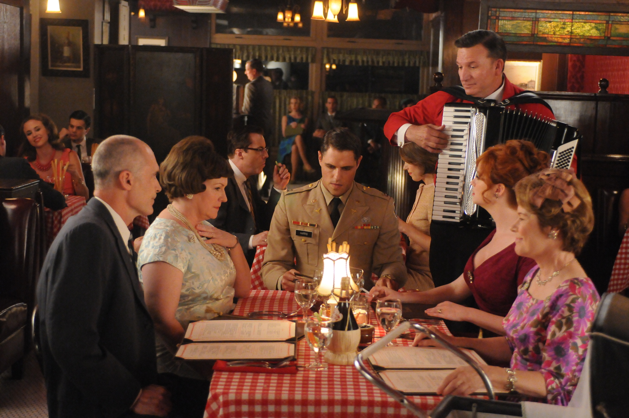 Still of Christine Estabrook, Christina Hendricks and Alyson Reed in MAD MEN. Reklamos vilkai (2007)