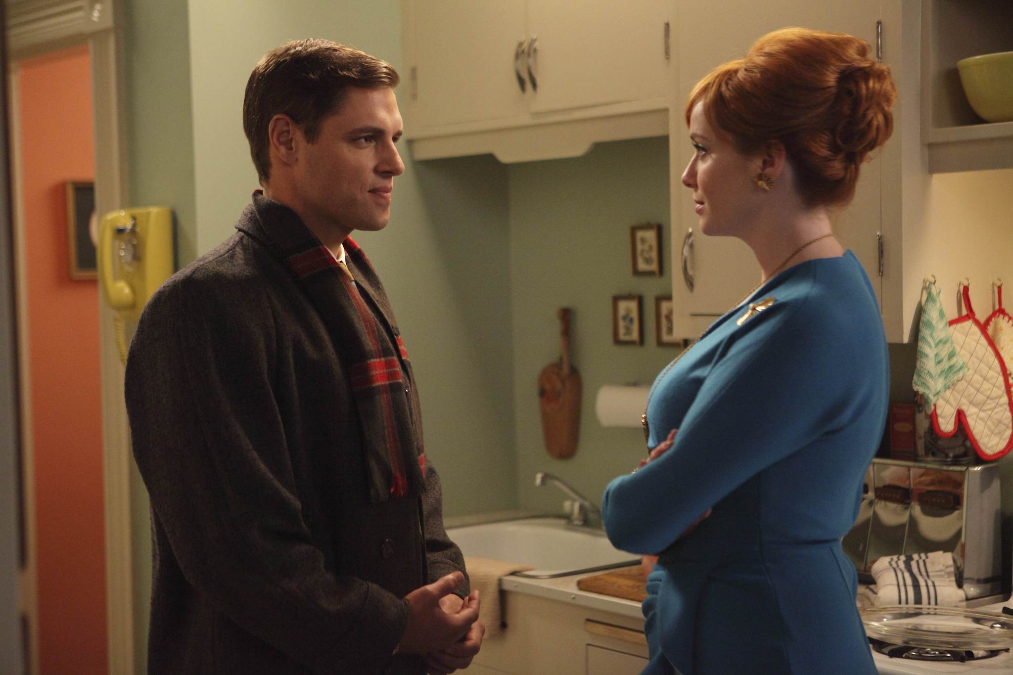 Still of Christina Hendricks and Sam Page in MAD MEN. Reklamos vilkai (2007)