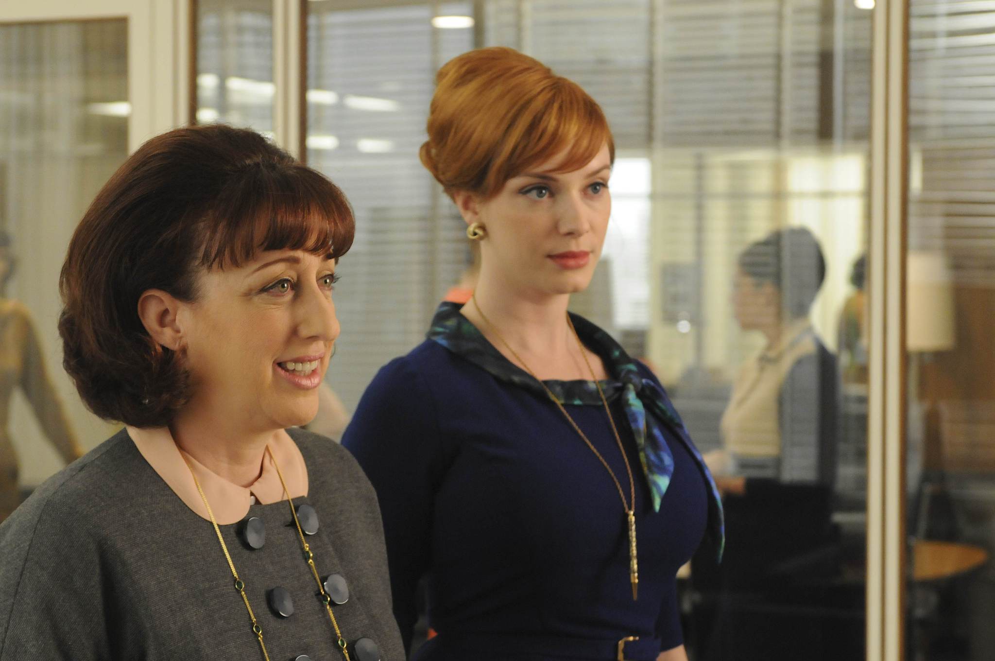 Still of Christina Hendricks in MAD MEN. Reklamos vilkai (2007)