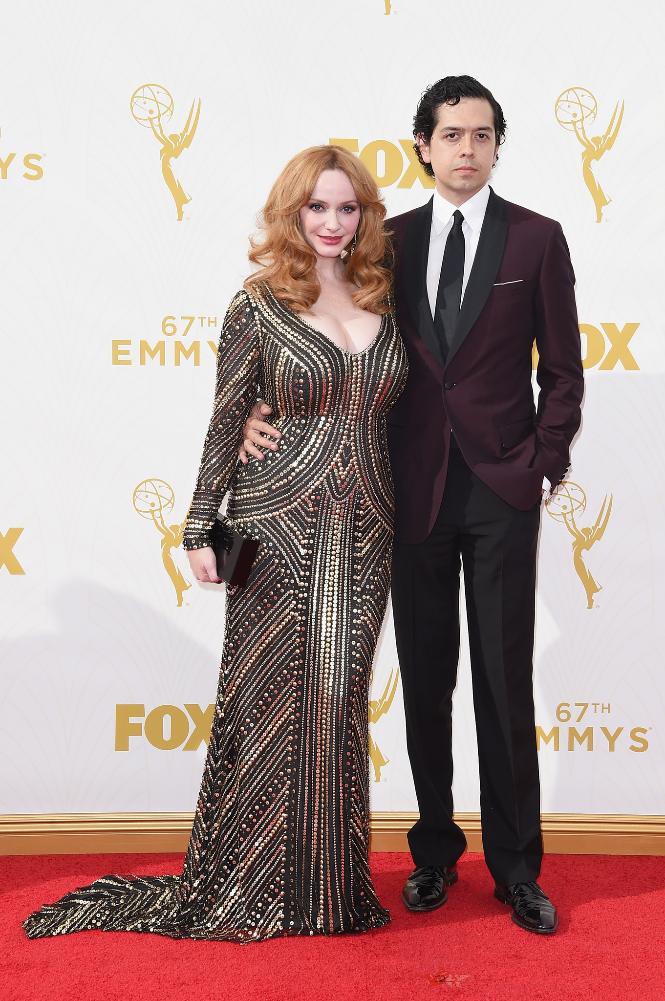Geoffrey Arend and Christina Hendricks at event of The 67th Primetime Emmy Awards (2015)