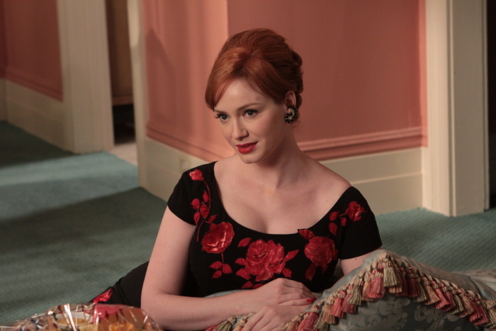 Still of Christina Hendricks in MAD MEN. Reklamos vilkai (2007)