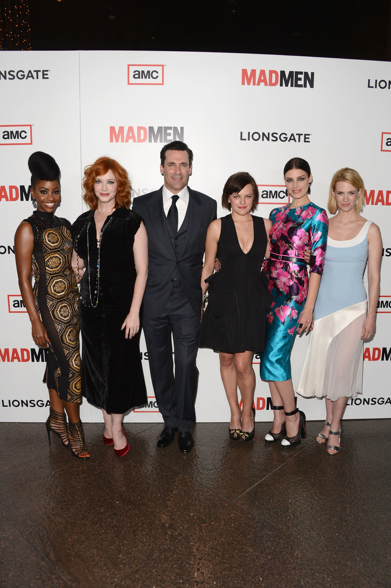 January Jones, Elisabeth Moss, Jon Hamm, Christina Hendricks, Jessica Paré and Teyonah Parris at event of MAD MEN. Reklamos vilkai (2007)