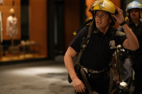 Still of Jay Hernandez in World Trade Center (2006)