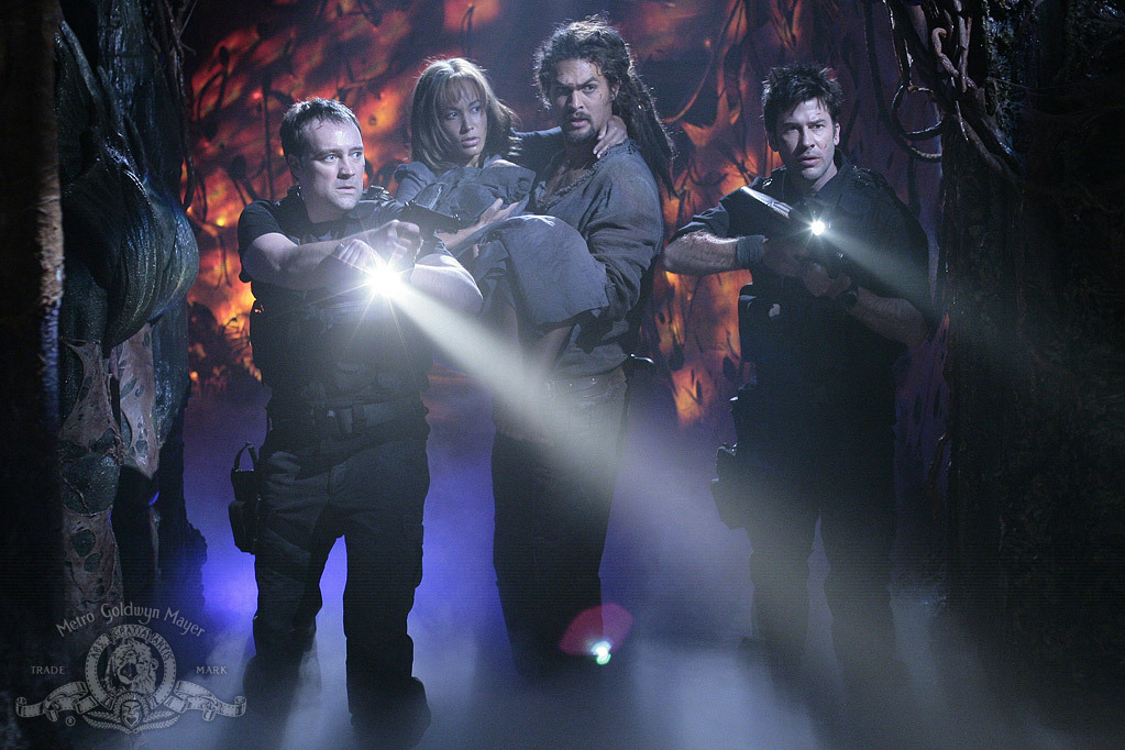 Still of Joe Flanigan, David Hewlett, Rachel Luttrell and Jason Momoa in Stargate: Atlantis (2004)