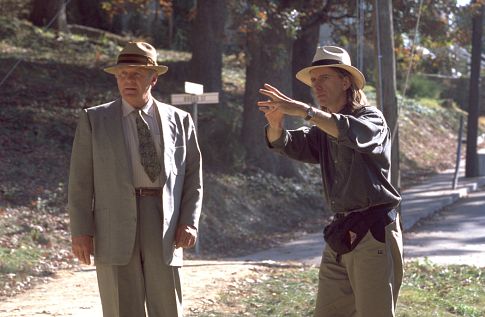 Anthony Hopkins and Scott Hicks in Hearts in Atlantis (2001)